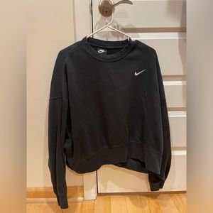 Cropped Nike Crewneck